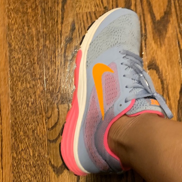 Nike running shoes - Picture 2 of 3